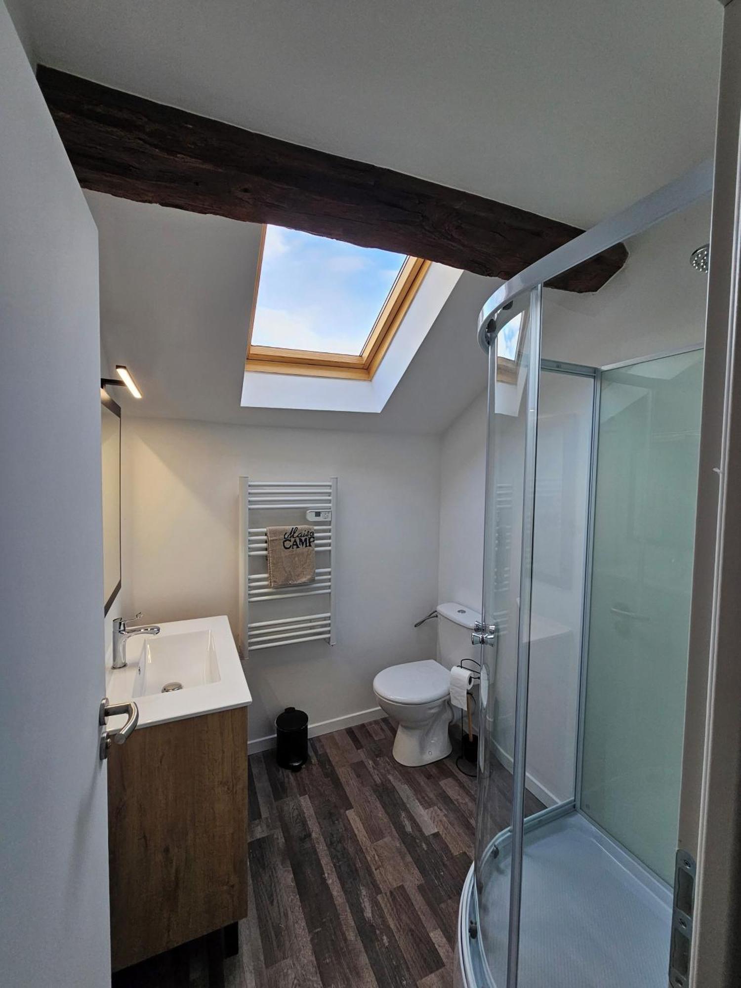 Joli Appartement Mansarde Decize Εξωτερικό φωτογραφία